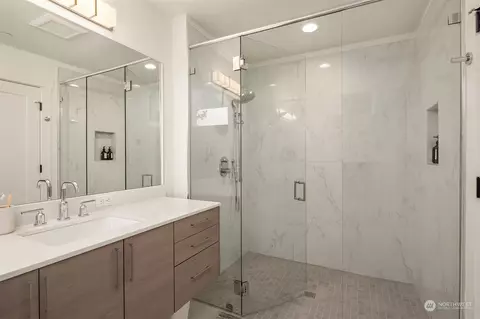 Bath - 10322 NE 185th St #D, Bothell, WA 98011 photo 4 of 5