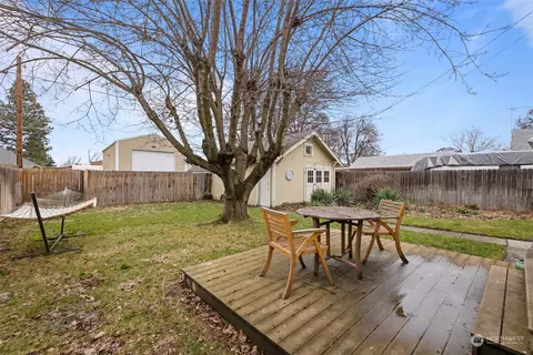 Exterior - 26 E Chestnut St, Walla Walla, WA 99362 photo 4 of 6