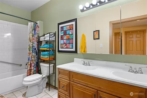 Bath - 26 E Chestnut St, Walla Walla, WA 99362 photo 1 of 1