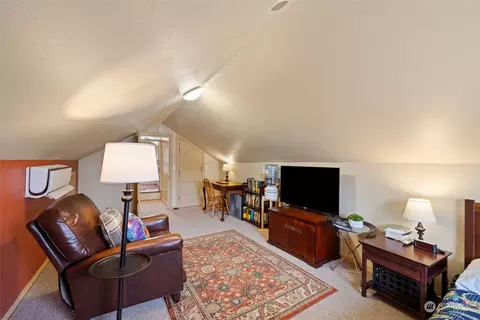 Living - 26 E Chestnut St, Walla Walla, WA 99362 photo 3 of 3