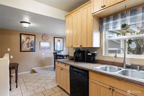 Kitchen - 26 E Chestnut St, Walla Walla, WA 99362 photo 2 of 2