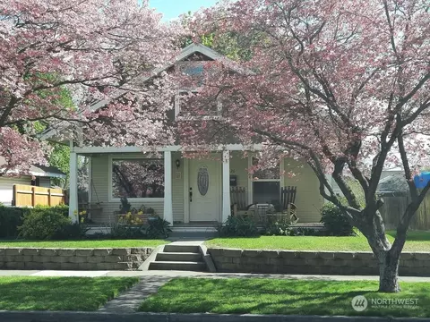 26 E Chestnut St, Walla Walla, WA 99362