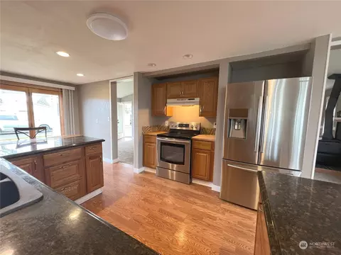 Kitchen - 137 E Fir St, Sequim, WA 98382 photo 3 of 4
