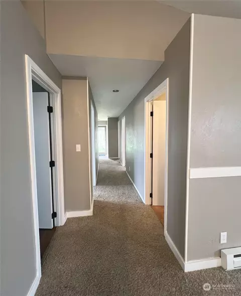 Entry Way - 137 E Fir St, Sequim, WA 98382 photo 1 of 4