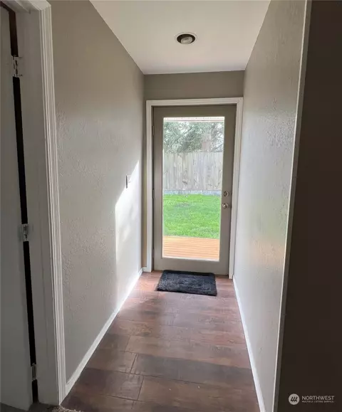 Entry Way - 137 E Fir St, Sequim, WA 98382 photo 4 of 4