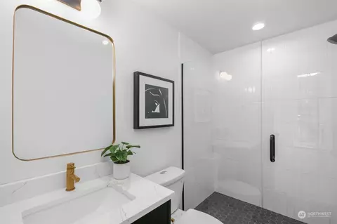 Bath - 448 B 25th Ave E, Seattle, WA 98112 photo 1 of 3