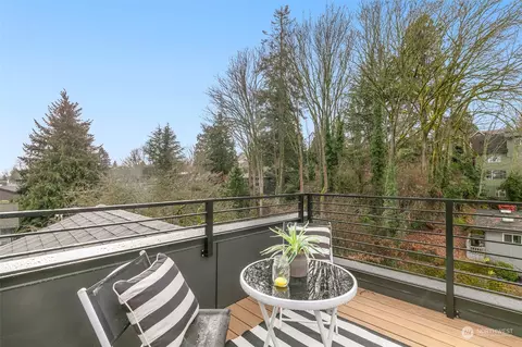 Exterior - 448 B 25th Ave E, Seattle, WA 98112 photo 4 of 5