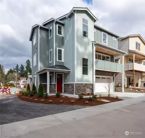 1028 141st St SW #3, Lynnwood, WA 98087