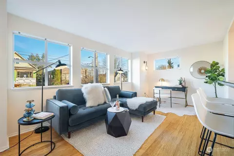 Living - 215 22nd Ave E, Seattle, WA 98112 photo 5 of 6