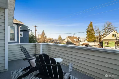 Exterior - 215 22nd Ave E, Seattle, WA 98112 photo 3 of 7