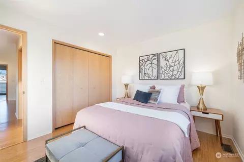 Bedroom - 215 22nd Ave E, Seattle, WA 98112 photo 4 of 5