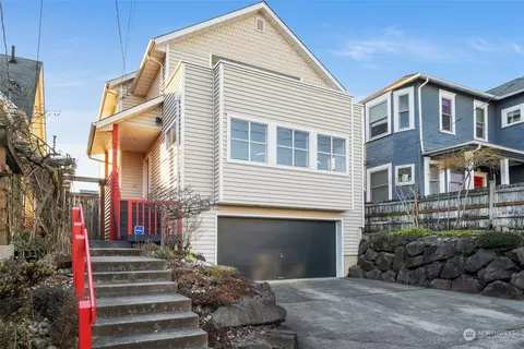 215 22nd Ave E, Seattle, WA 98112