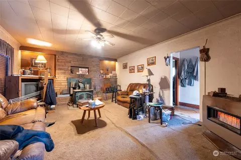 Living - 8684 Nooksack Rd, Everson, WA 98247 photo 1 of 1