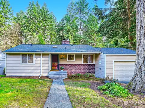 18528 29th Ave NE, Lake Forest Park, WA 98155