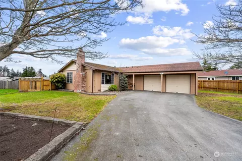 853 SW London Ter, Oak Harbor, WA 98277