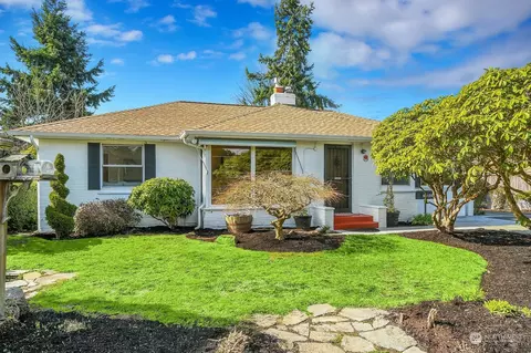 12045 Phinney Ave N, Seattle, WA 98133