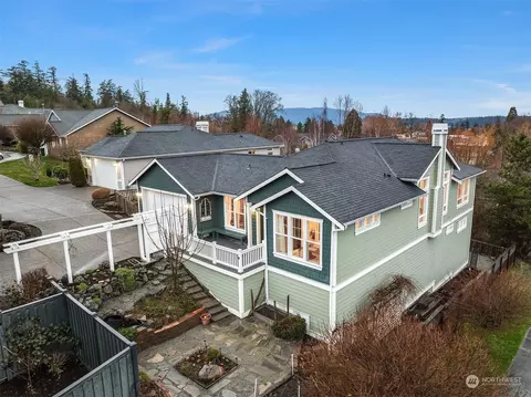 2202 19th St, Anacortes, WA 98221