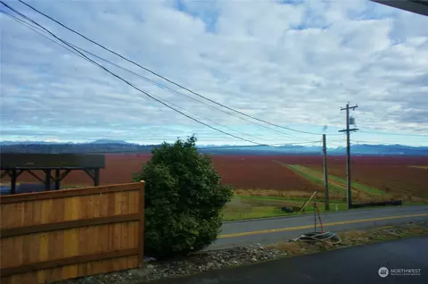 View/Area - 8932 Lowell Larimer Rd, Everett, WA 98208 photo 2 of 3