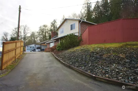 Exterior - 8932 Lowell Larimer Rd, Everett, WA 98208 photo 3 of 14