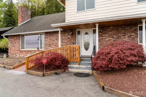 Exterior - 8932 Lowell Larimer Rd, Everett, WA 98208 photo 5 of 14