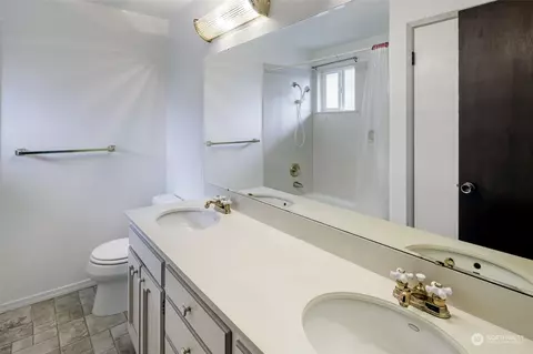 Bath - 8932 Lowell Larimer Rd, Everett, WA 98208 photo 1 of 3
