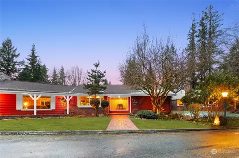 Exterior - 313 47th St SE, Everett, WA 98203 photo 5 of 8