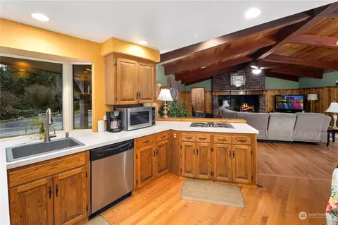 Kitchen - 313 47th St SE, Everett, WA 98203 photo 3 of 6