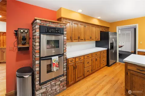 Kitchen - 313 47th St SE, Everett, WA 98203 photo 4 of 6
