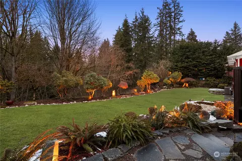 Exterior - 313 47th St SE, Everett, WA 98203 photo 4 of 8