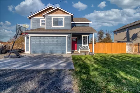 158 3rd St, Touchet, WA 99360