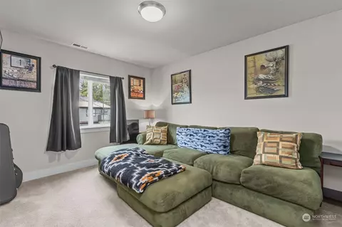 Bedroom - 16822 1st Ave W, Bothell, WA 98012 photo 8 of 10