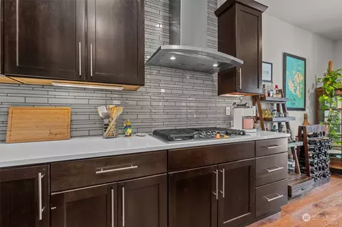 Kitchen - 16822 1st Ave W, Bothell, WA 98012 photo 2 of 4