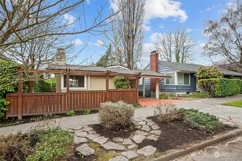 4553 49th Ave NE, Seattle, WA 98105