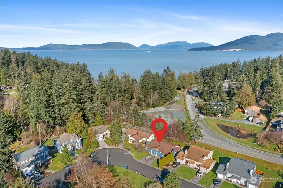 View/Area - 6106 Parkside Dr, Anacortes, WA 98221 photo 4 of 11