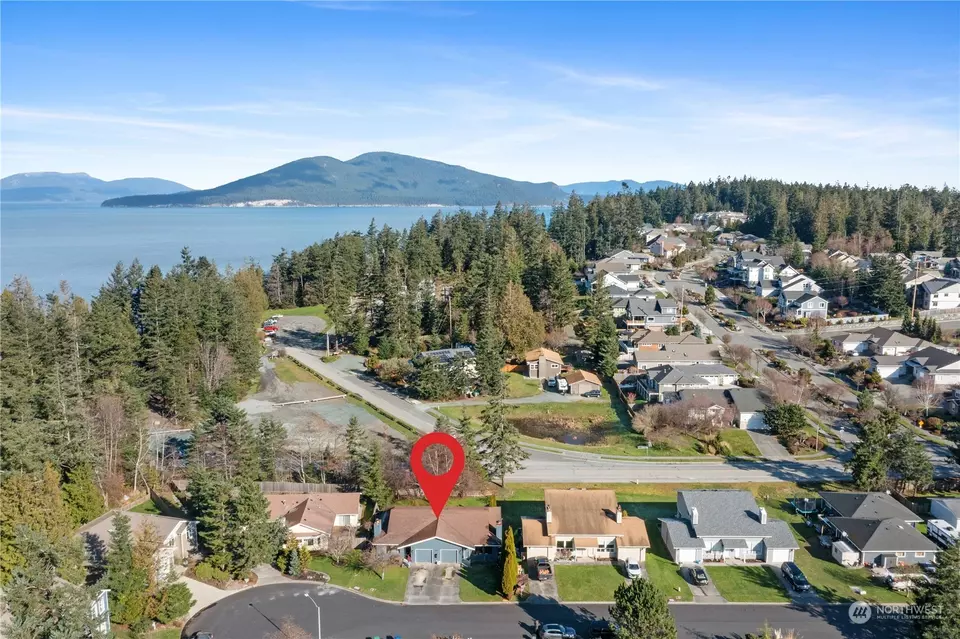 View/Area - 6106 Parkside Dr, Anacortes, WA 98221 photo 3 of 11