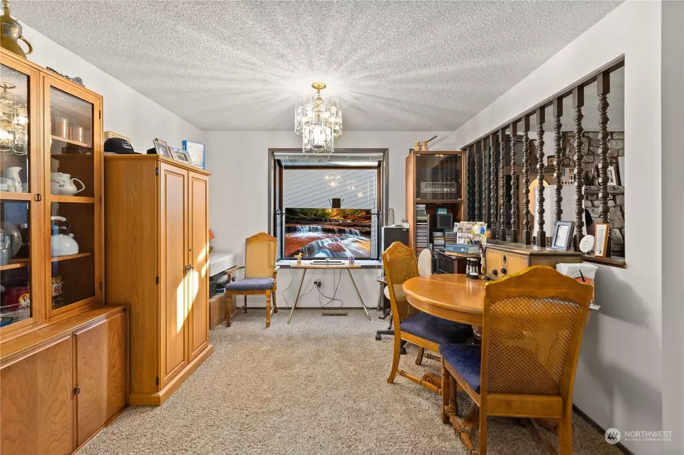 Living - 6106 Parkside Dr, Anacortes, WA 98221 photo 3 of 5