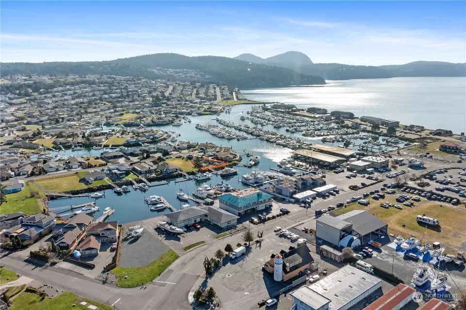 View/Area - 6106 Parkside Dr, Anacortes, WA 98221 photo 10 of 11