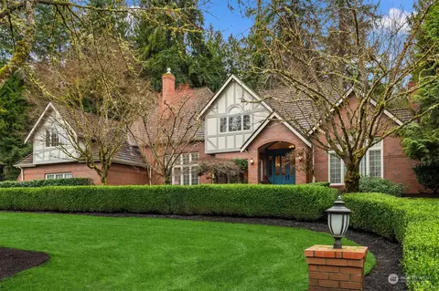 6708 204th Dr NE, Redmond, WA 98053