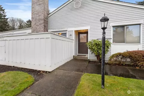 8646 Onyx Dr SW #A, Lakewood, WA 98498