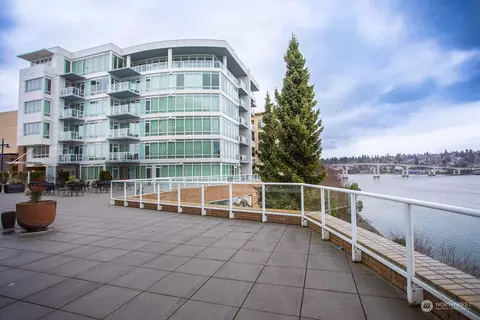 360 Washington Ave #206, Bremerton, WA 98337