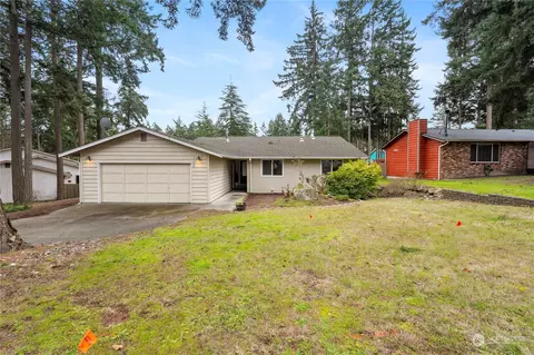 255 NW Columbia Dr, Oak Harbor, WA 98277