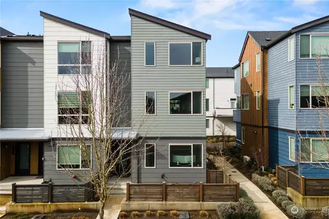 32715 Madrona Ave SE, Black Diamond, WA 98010