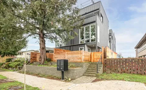 9425 18th Ave SW, Seattle, WA 98106