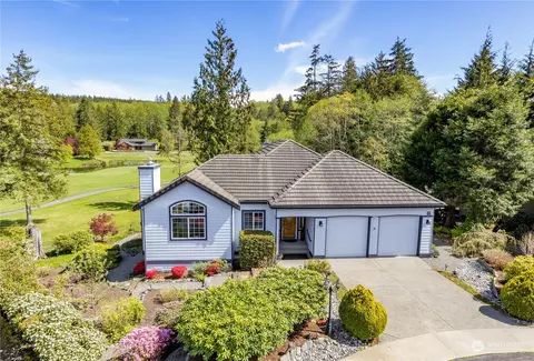 257 Greenview Ln, Port Ludlow, WA 98365