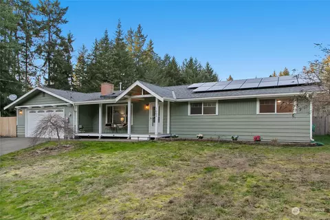 1662 NW Young Pl, Bremerton, WA 98311
