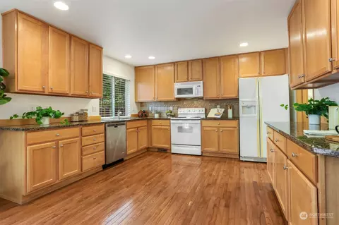 Kitchen - 18819 1st Pl W, Bothell, WA 98012 photo 2 of 3
