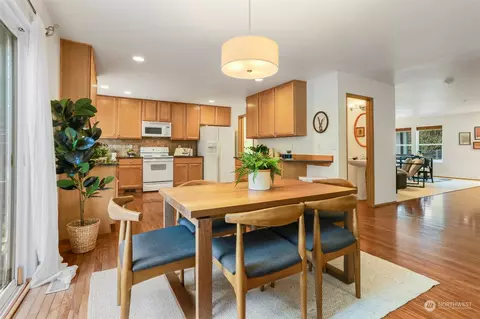 Dining - 18819 1st Pl W, Bothell, WA 98012 photo 4 of 4