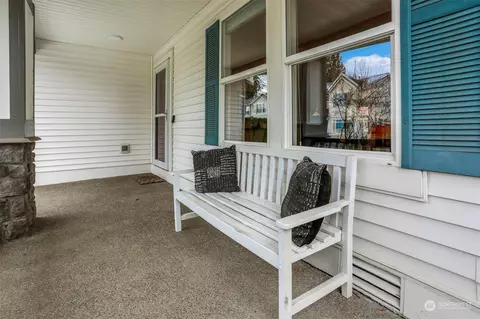 Exterior - 18819 1st Pl W, Bothell, WA 98012 photo 2 of 4