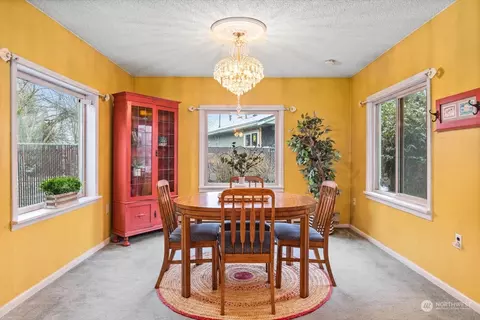 Dining - 9730 Sharon Dr, Everett, WA 98204 photo 1 of 4