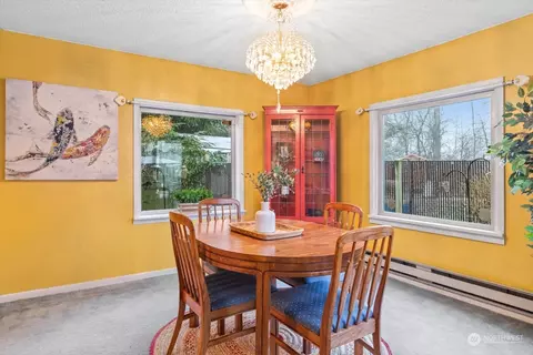 Dining - 9730 Sharon Dr, Everett, WA 98204 photo 4 of 4